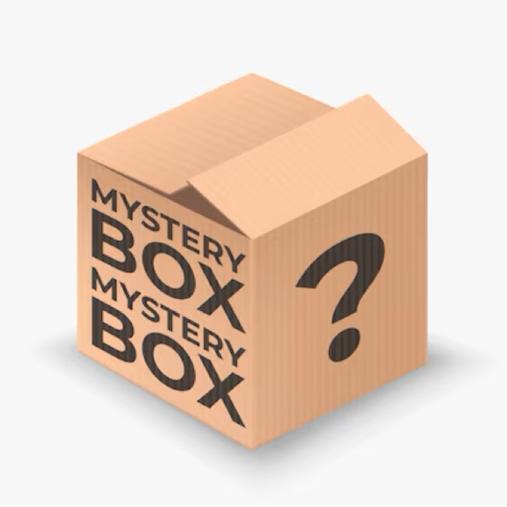 MYSTERY BOX!! 🩷 3-5 Medium women’s shirts!!